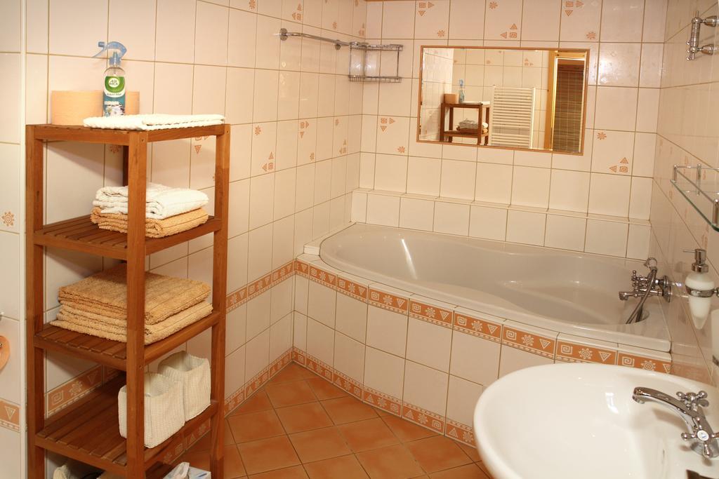 Penzion Pod Hradem Potštejn Exterior foto